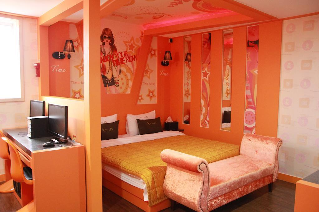 Time Motel Kjongdžu Pokoj fotografie